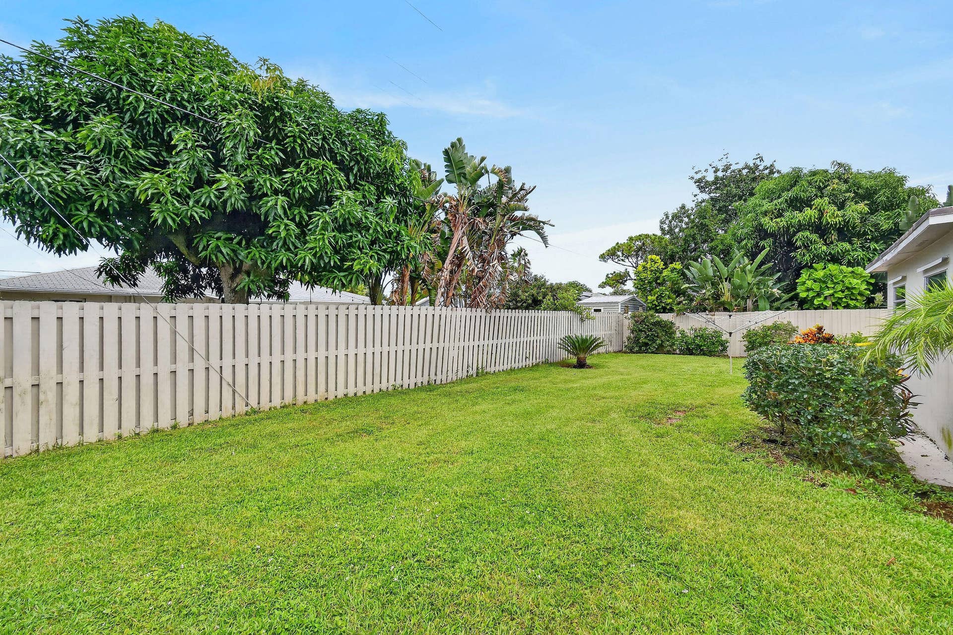 11 Windsor Road E, Jupiter, FL 33469 11WindsorRdE(49)