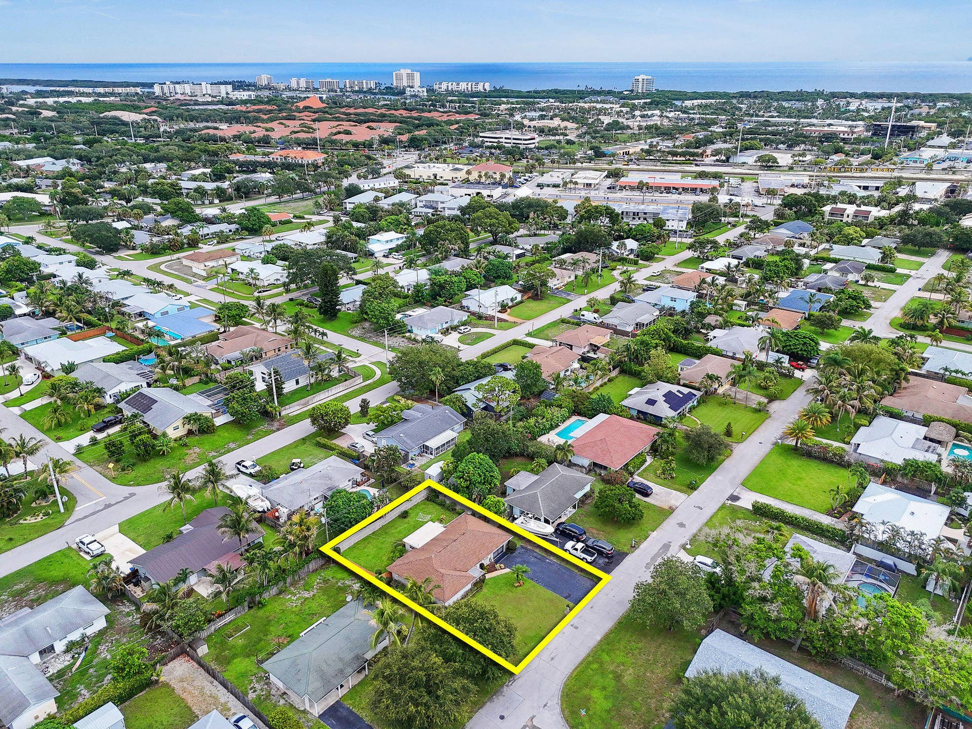 11 Windsor Road E, Jupiter, FL 33469 11WindsorRdEAerials(8)a