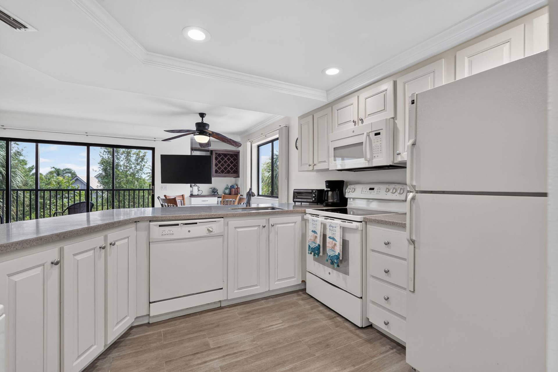 1605 S US HIGHWAY 1, #F306, Jupiter, FL 33477 Kitchen