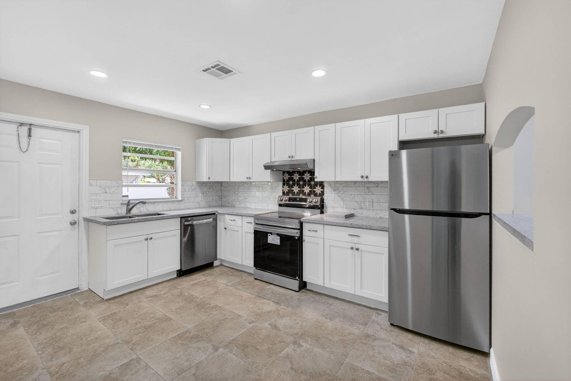 9484 Sun Court, West Palm Beach, FL 33403 16-web-or-mls-5D1A3633