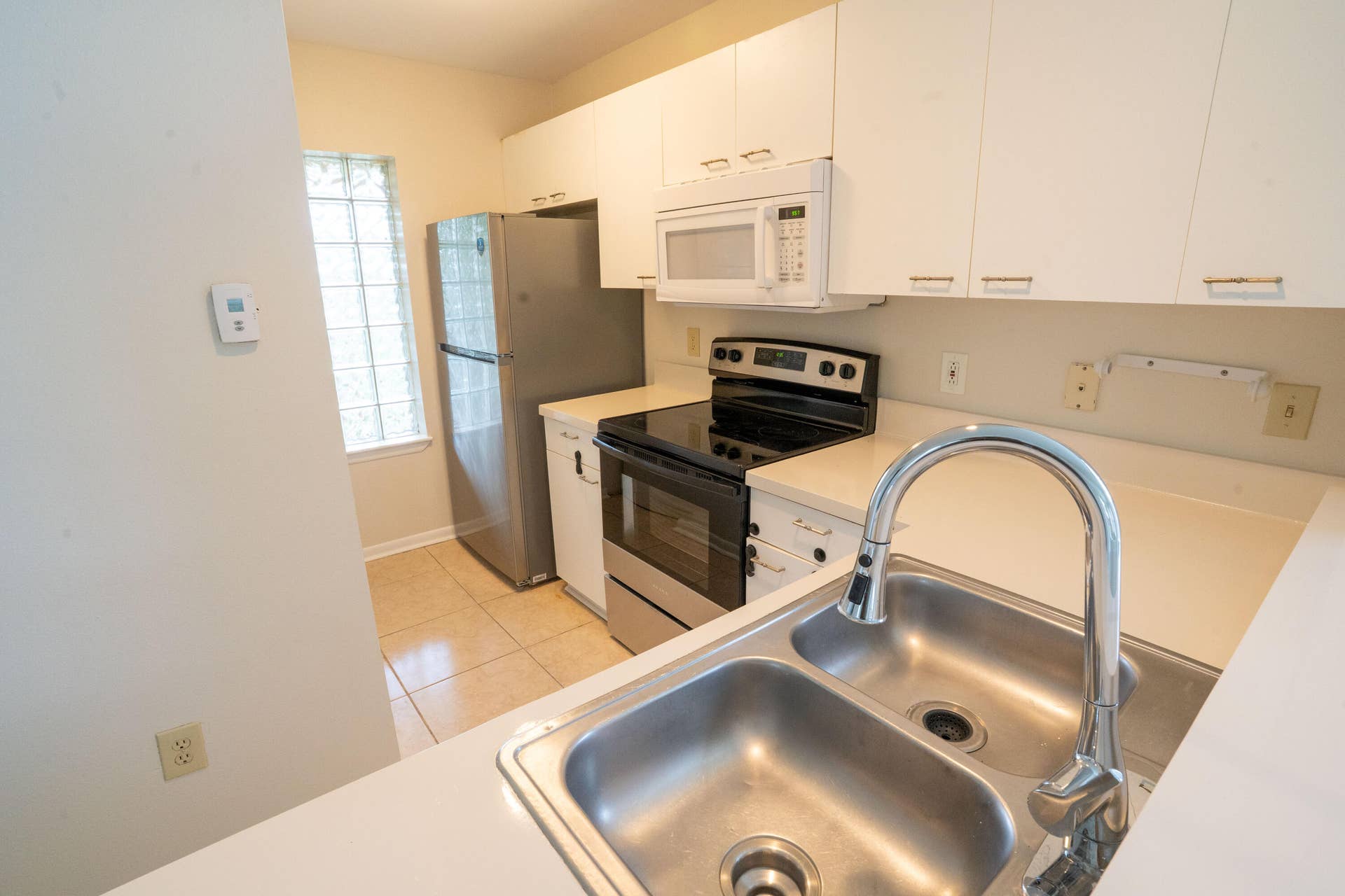 4791 VIA PALM Lakes, #1709, West Palm Beach, West Palm Beach, FL 33417 new fridge and range