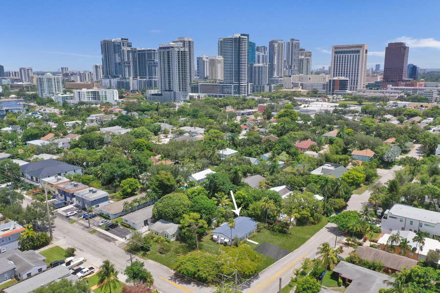 Property photo for 611 SW 7TH Street, Fort Lauderdale, FL