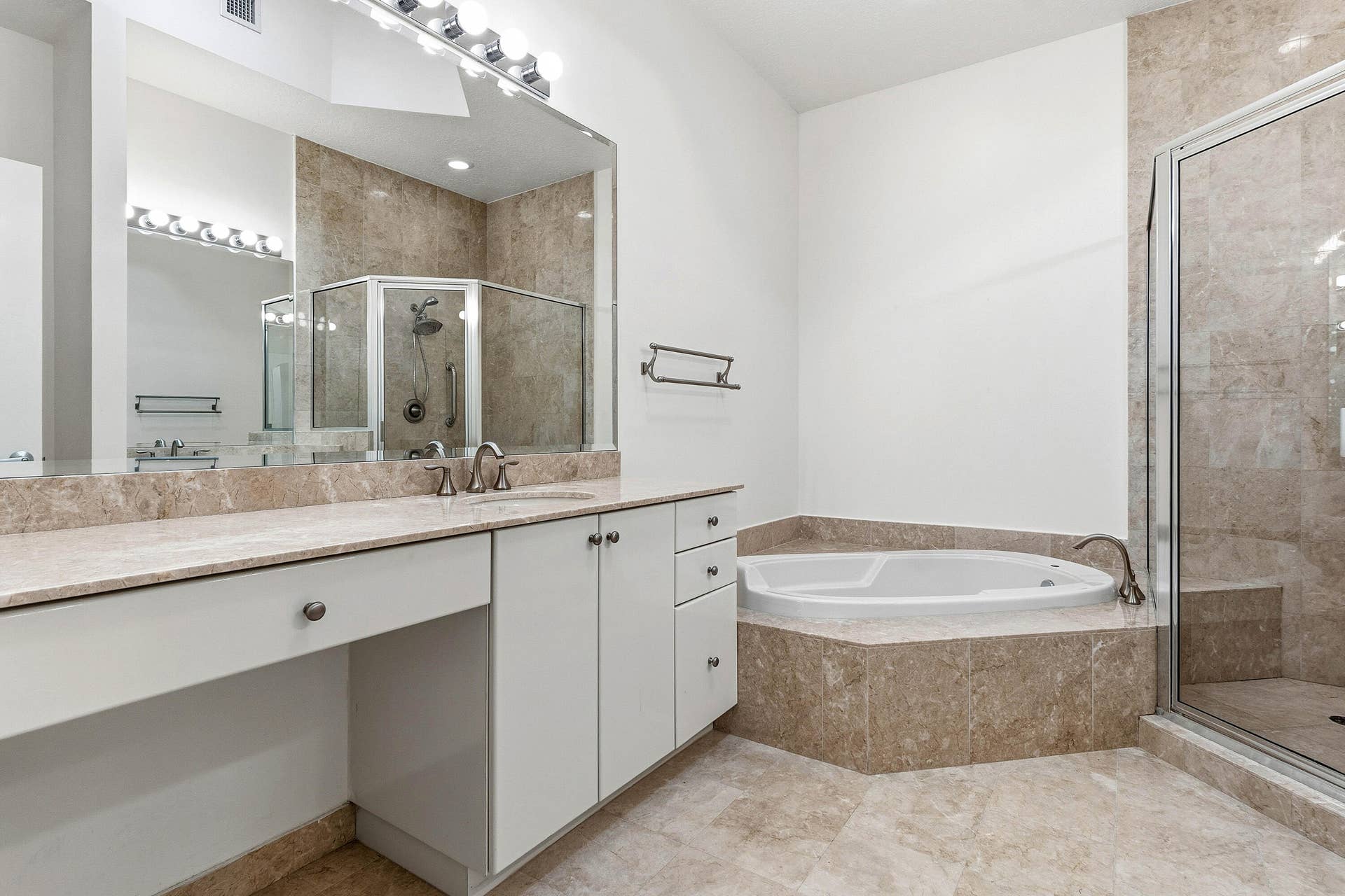 506- Primary Bathroom Suite