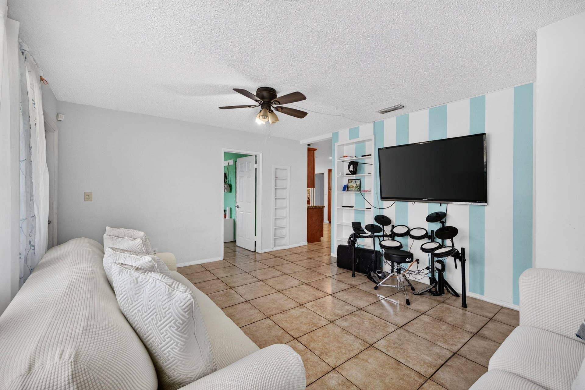 1501 NW 41ST Street, Oakland Park, FL 33309 8-web-or-mls-699A9586