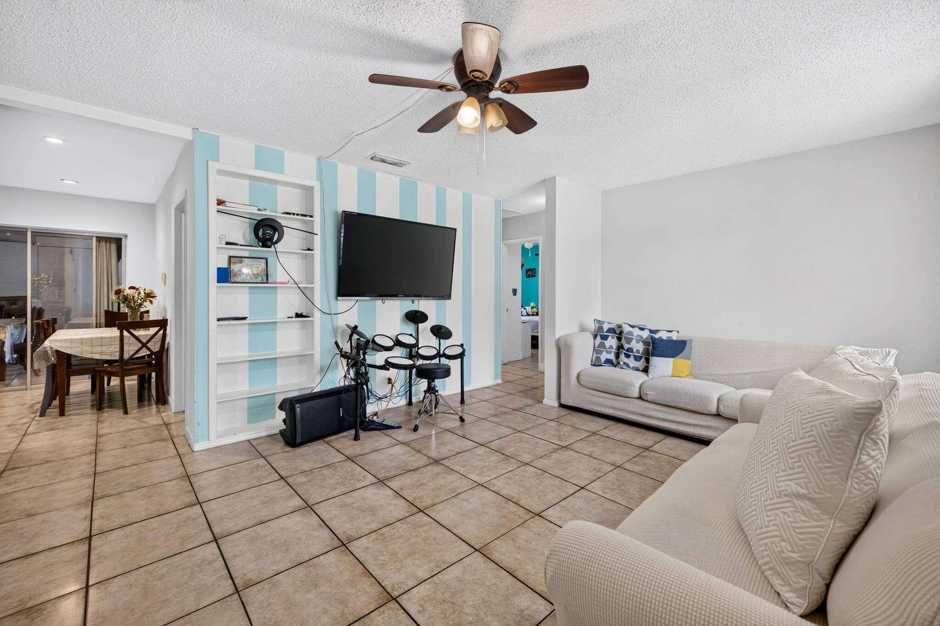 1501 NW 41ST Street, Oakland Park, FL 33309 5-web-or-mls-699A9571