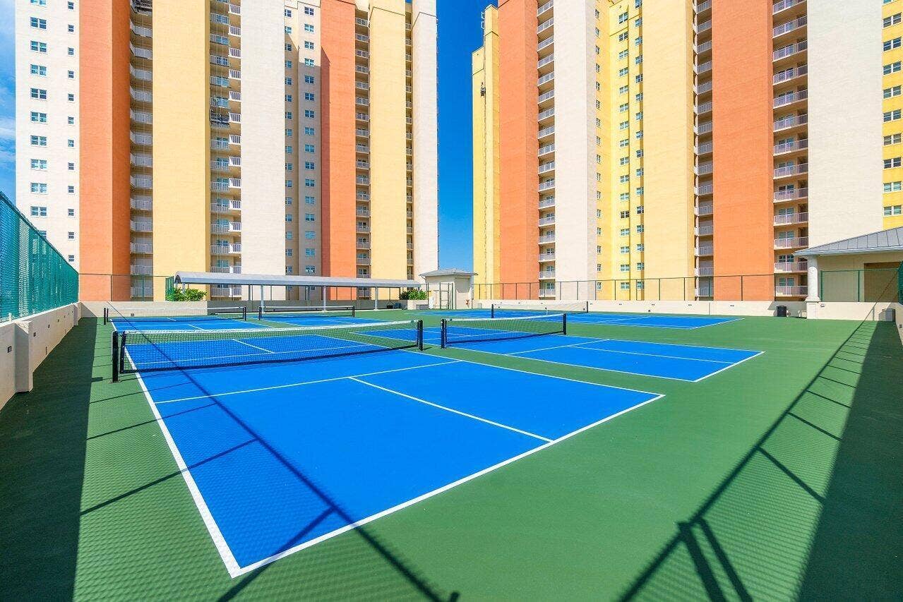 2640 Lake Shore Drive, #711, Riviera Beach, FL 33404 Pickleball courts 1 tennis