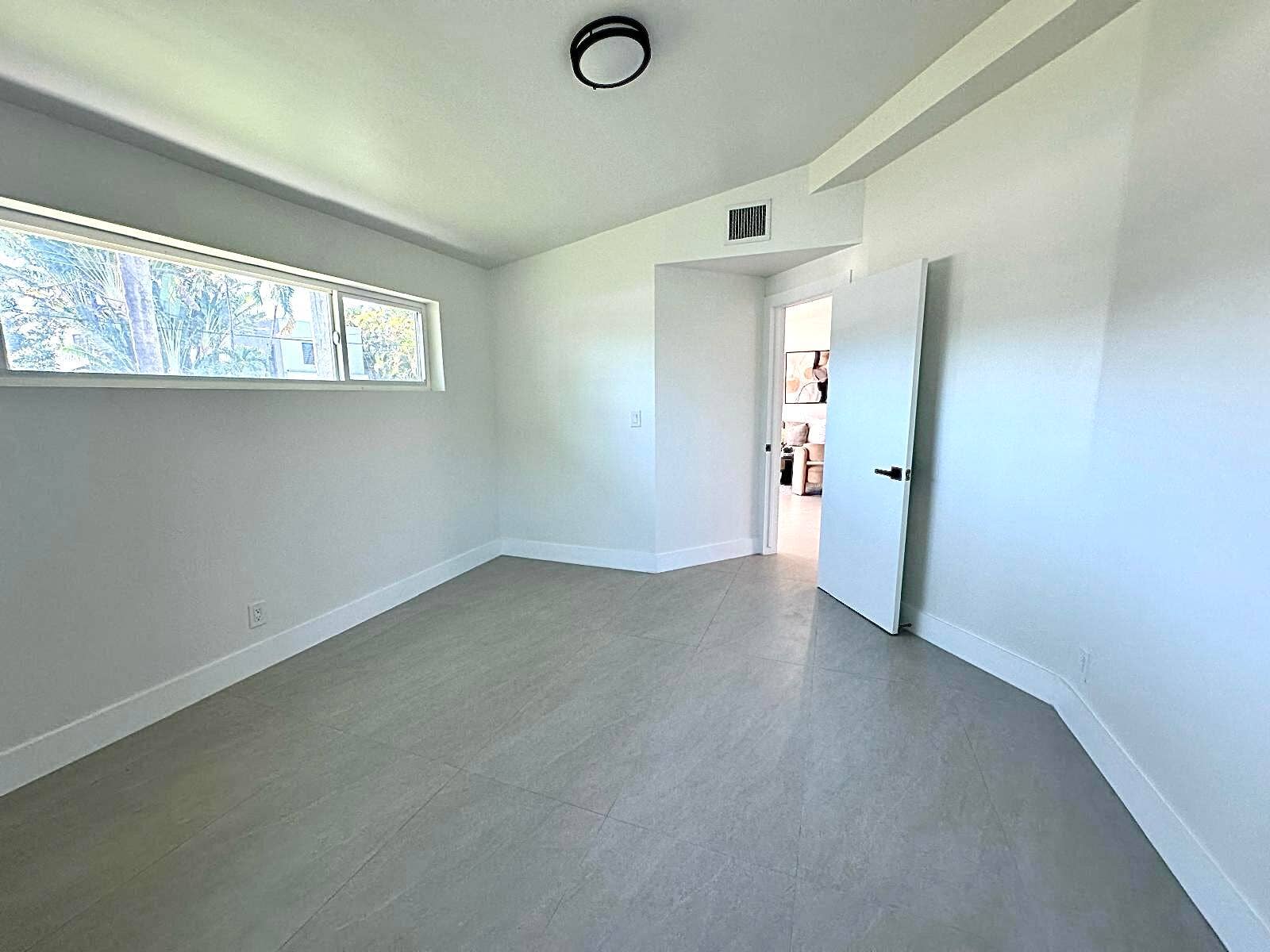 2490 Andros Lane, Fort Lauderdale, FL 33312 Room 1