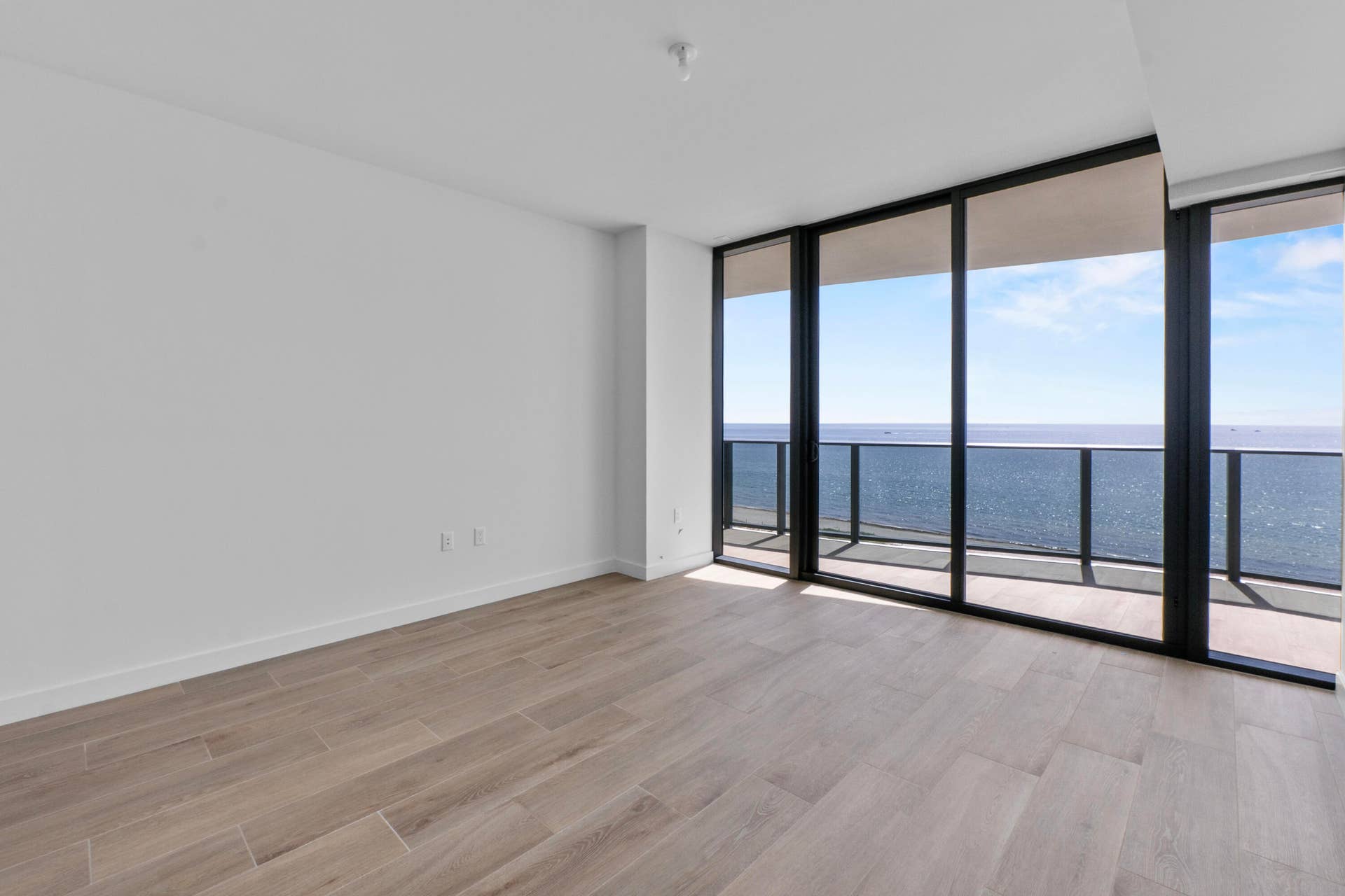 900 N OCEAN Boulevard, #802, Pompano Beach, FL 33062 SKY00030