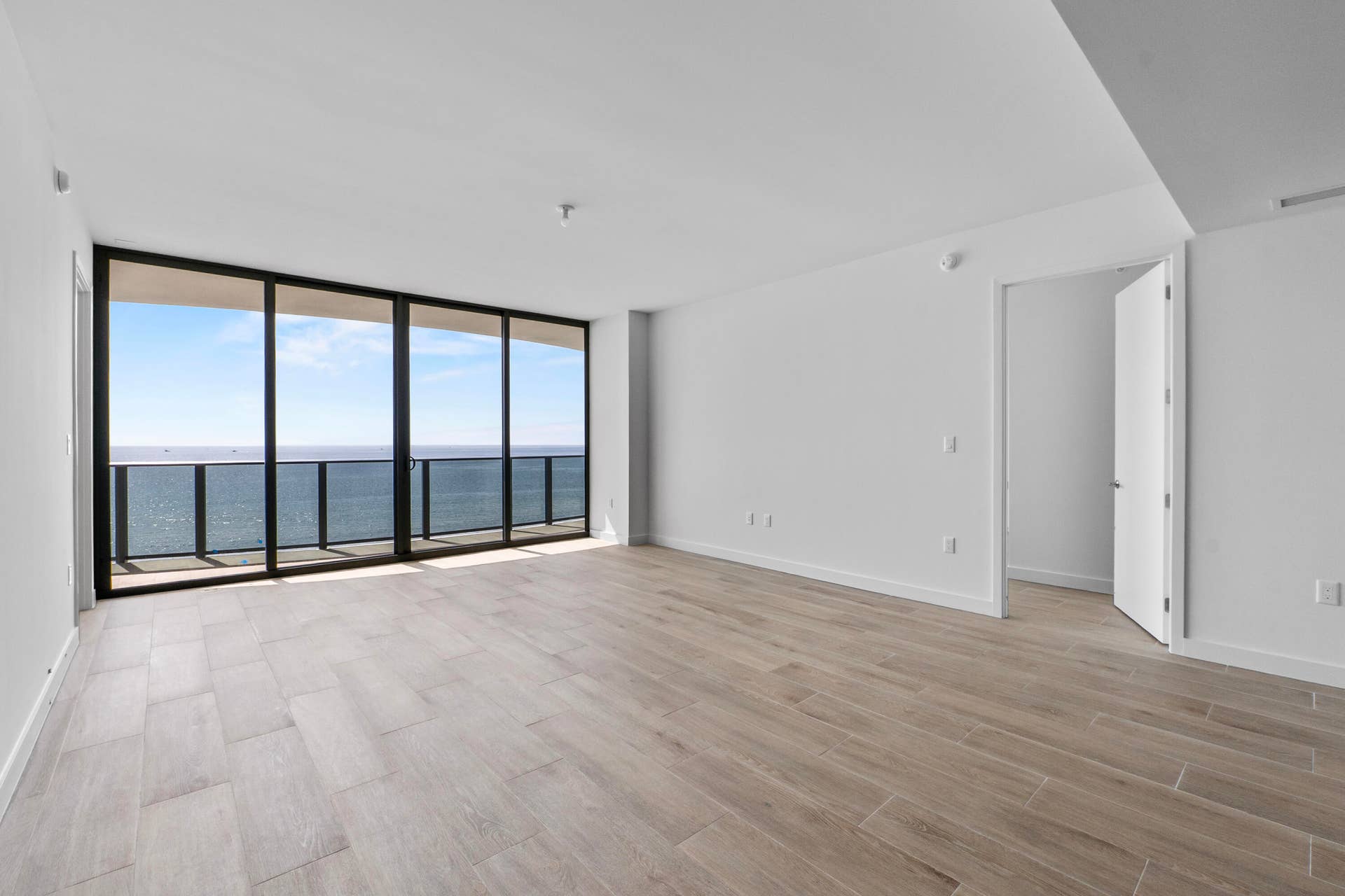 900 N OCEAN Boulevard, #802, Pompano Beach, FL 33062 SKY00027