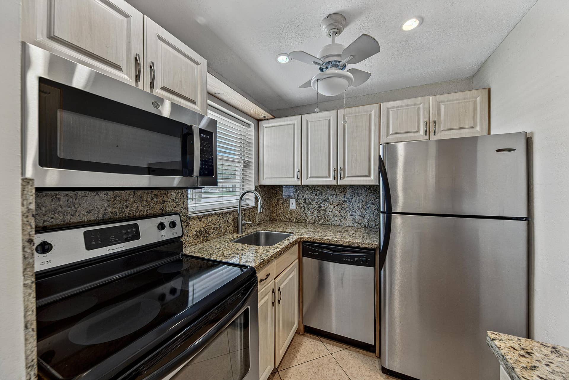 2650 W GOLF Boulevard, #165, Pompano Beach, FL 33064 berquist-12