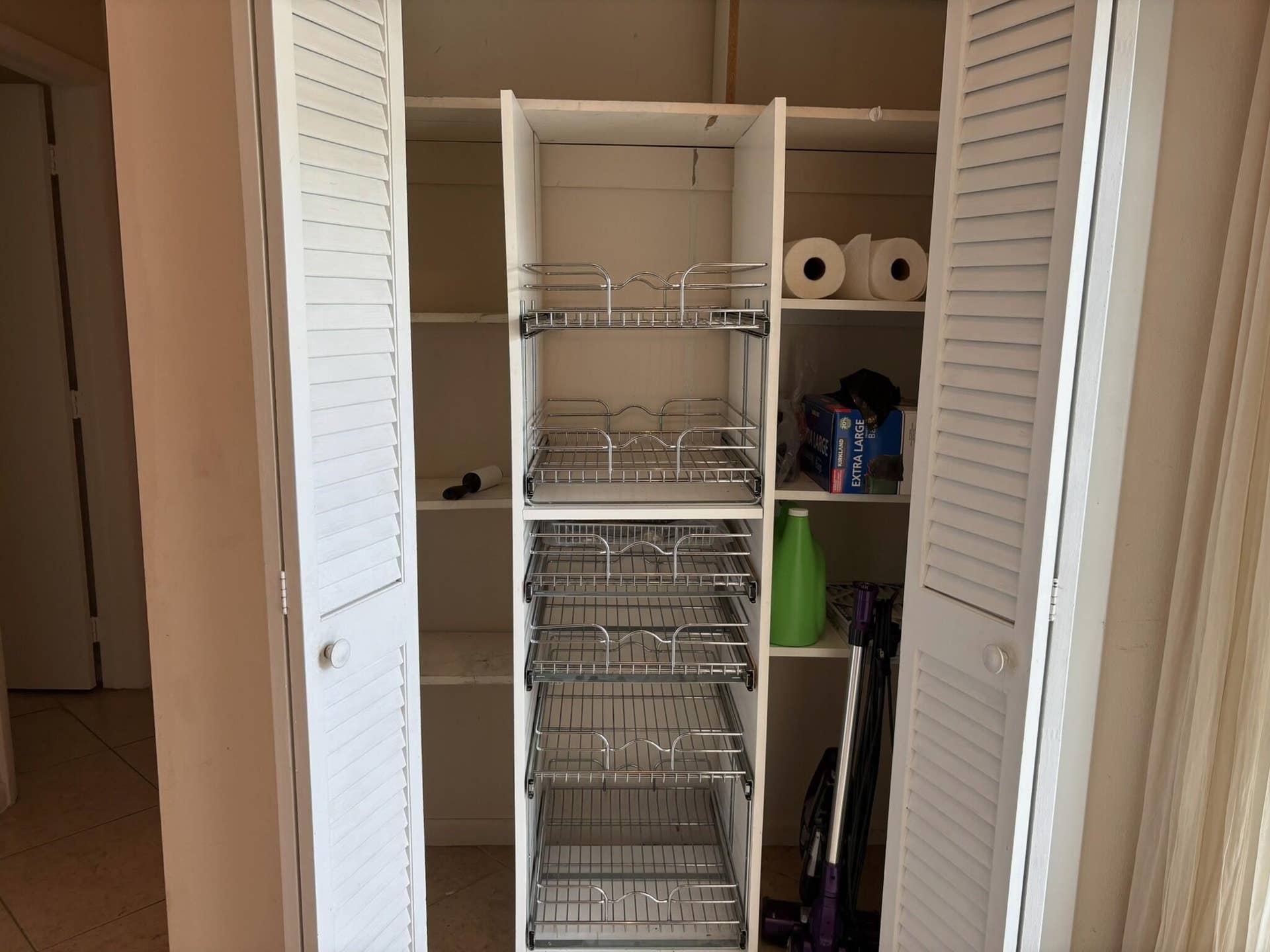 2650 W GOLF Boulevard, #165, Pompano Beach, FL 33064 Pantry/Storage closet.