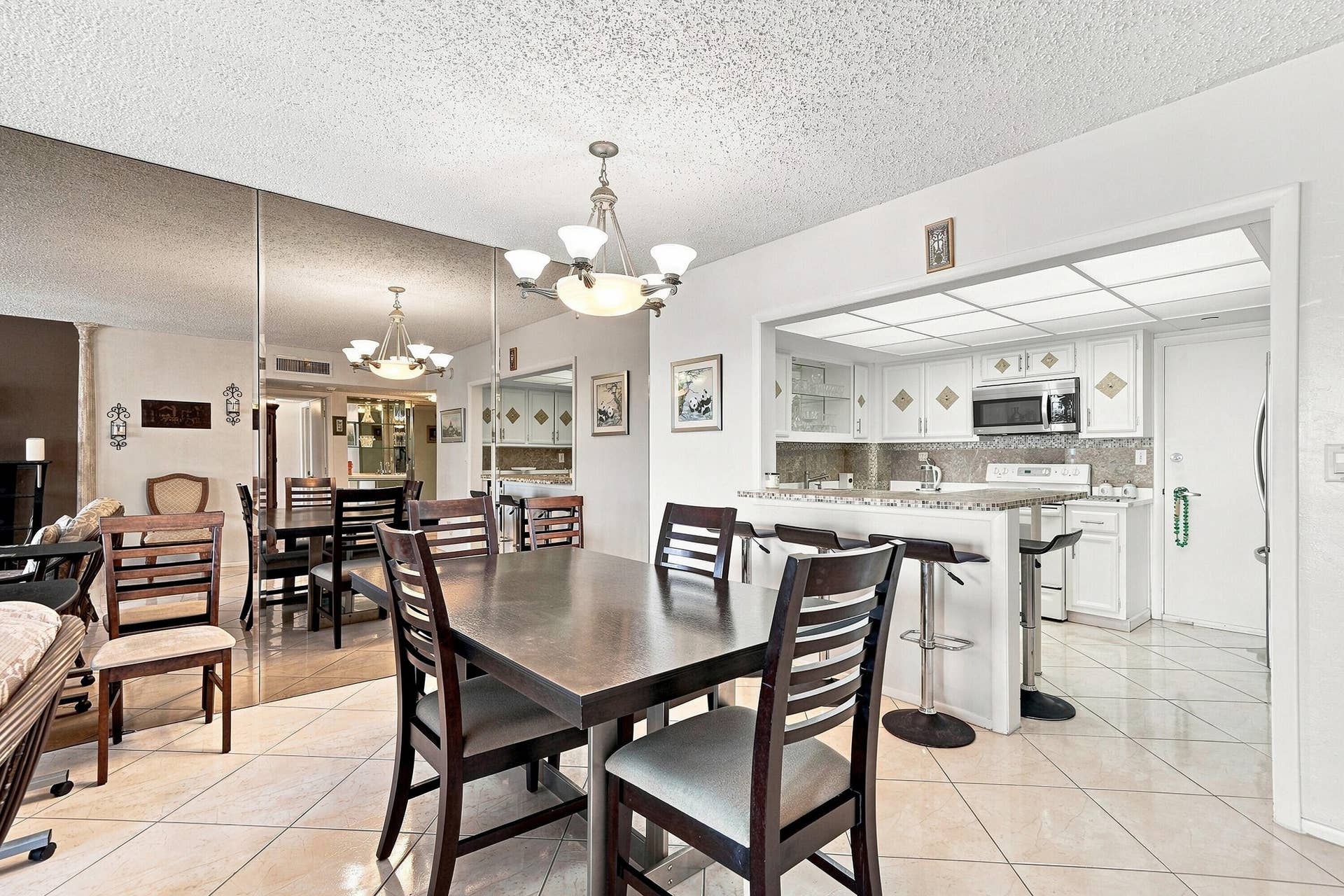 3750 Galt Ocean Drive, #1108, Fort Lauderdale, FL 33308 dining area