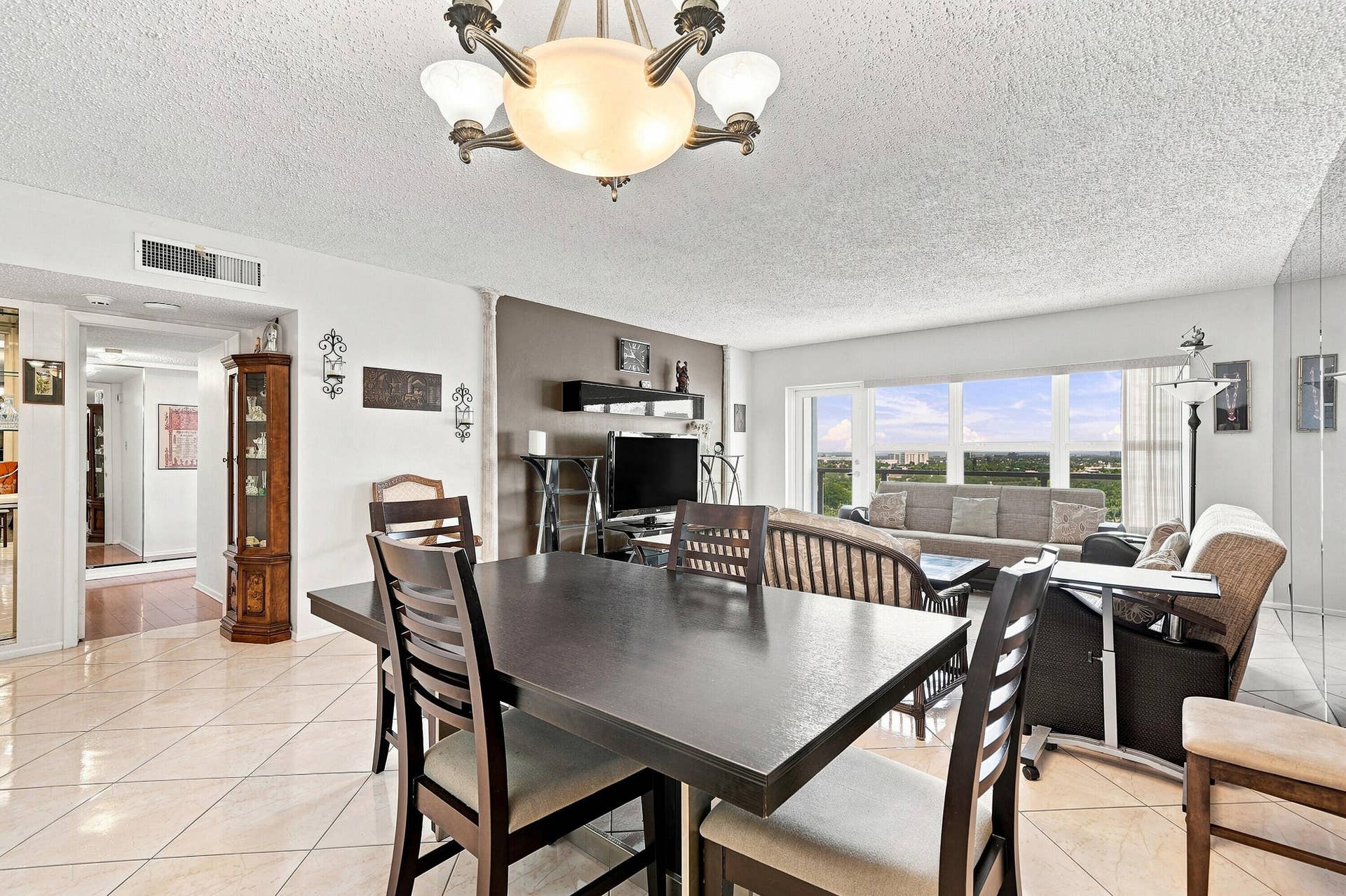3750 Galt Ocean Drive, #1108, Fort Lauderdale, FL 33308 dining area
