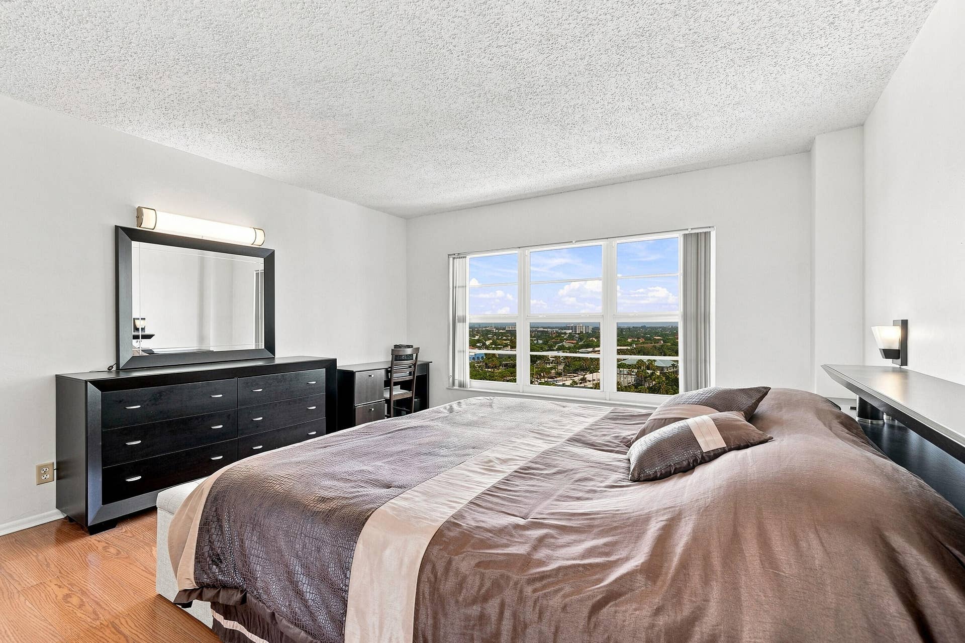 3750 Galt Ocean Drive, #1108, Fort Lauderdale, FL 33308 main bedroom