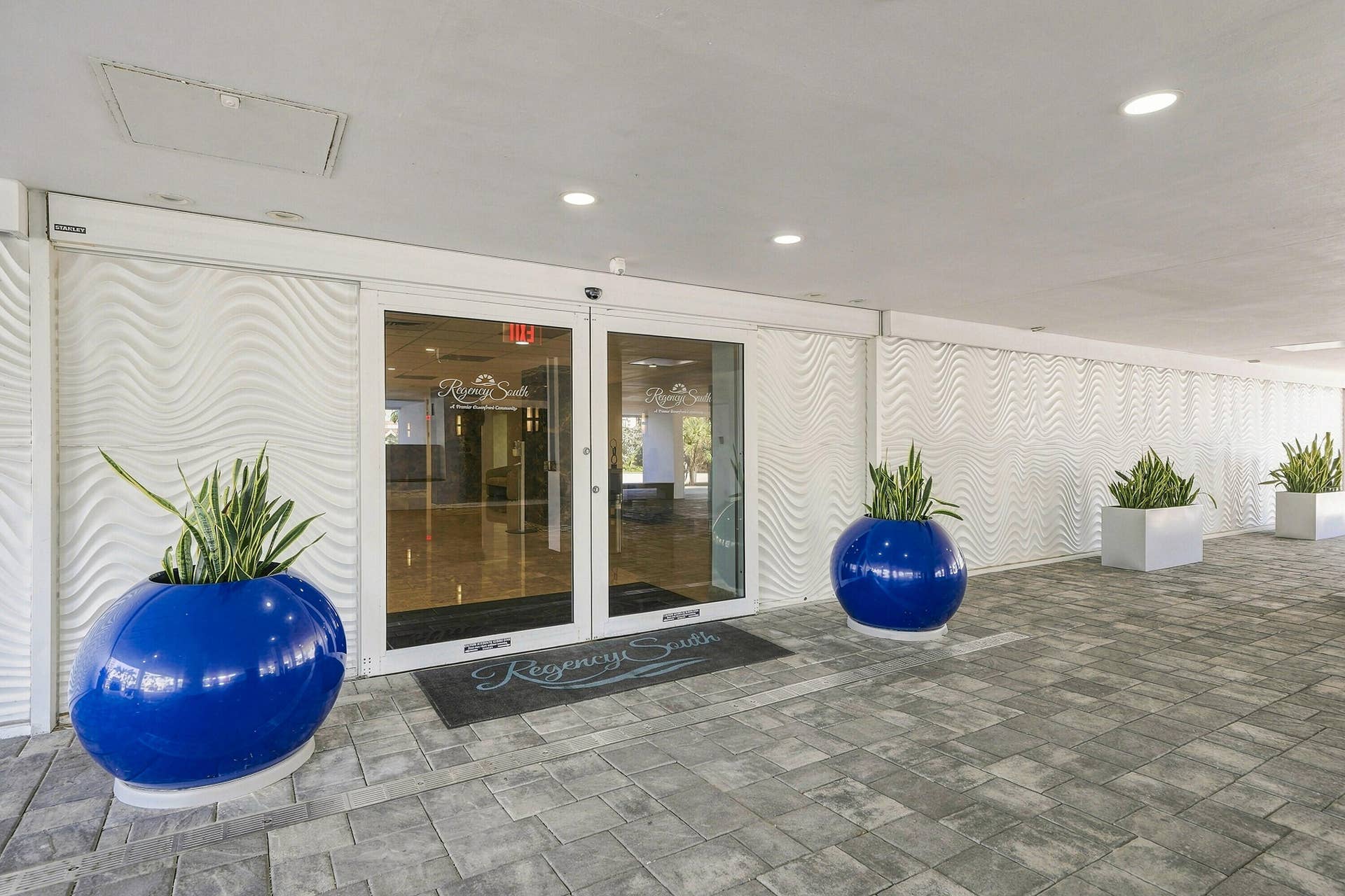 3750 Galt Ocean Drive, #1108, Fort Lauderdale, FL 33308 building entrance