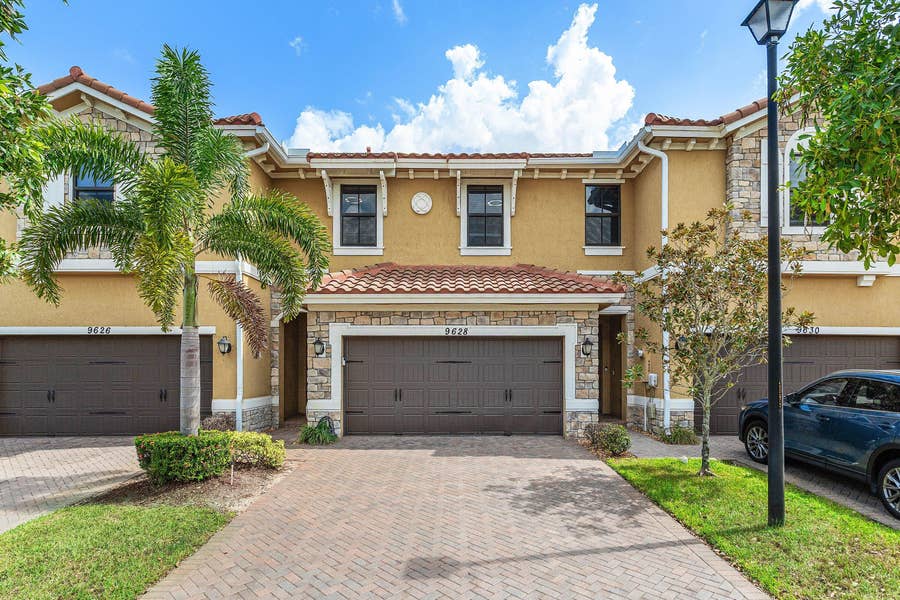 Property photo for 9628 Waterview Way, Parkland, FL