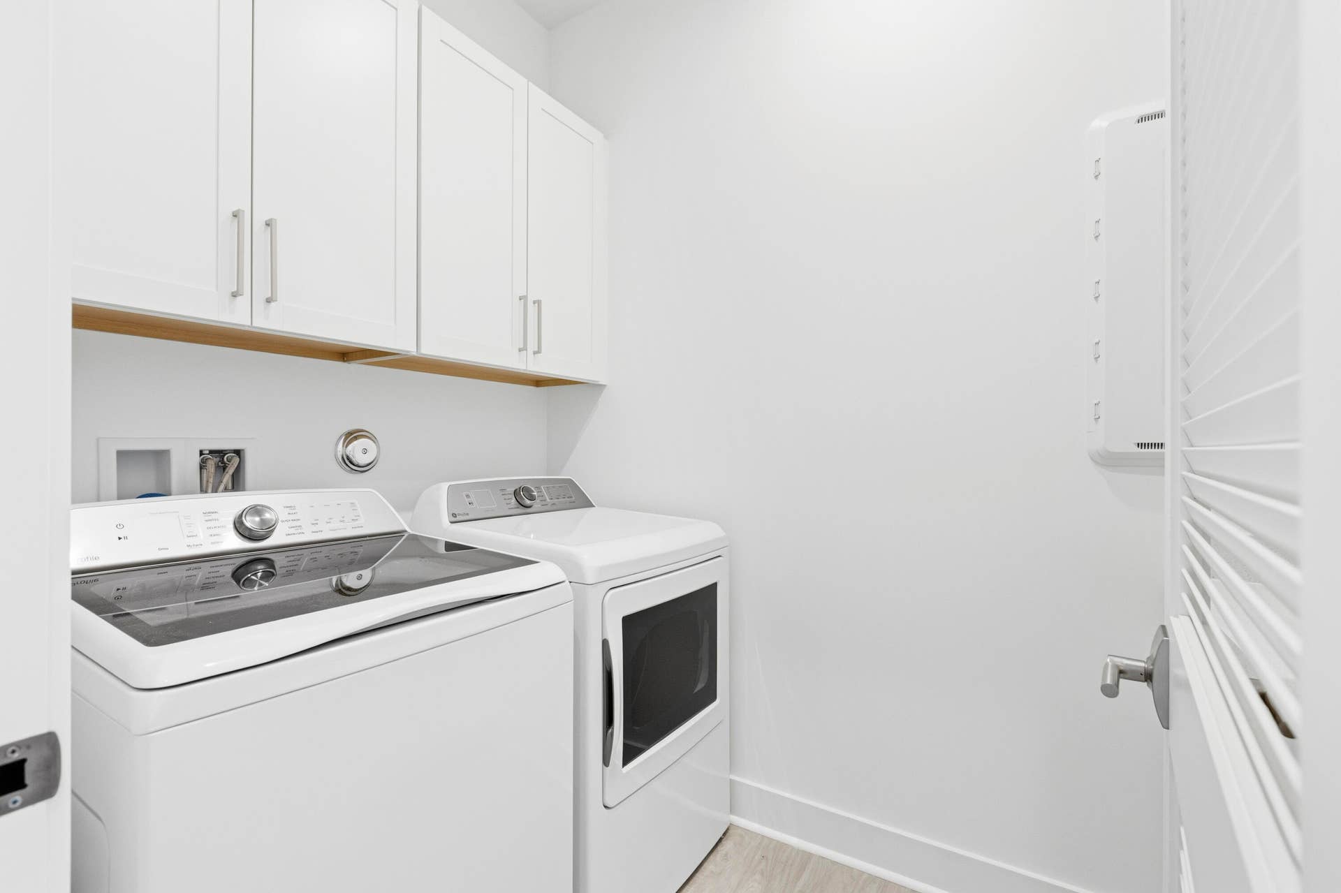 13921 Vivant Drive, Palm Beach Gardens, FL 33412 Laundry