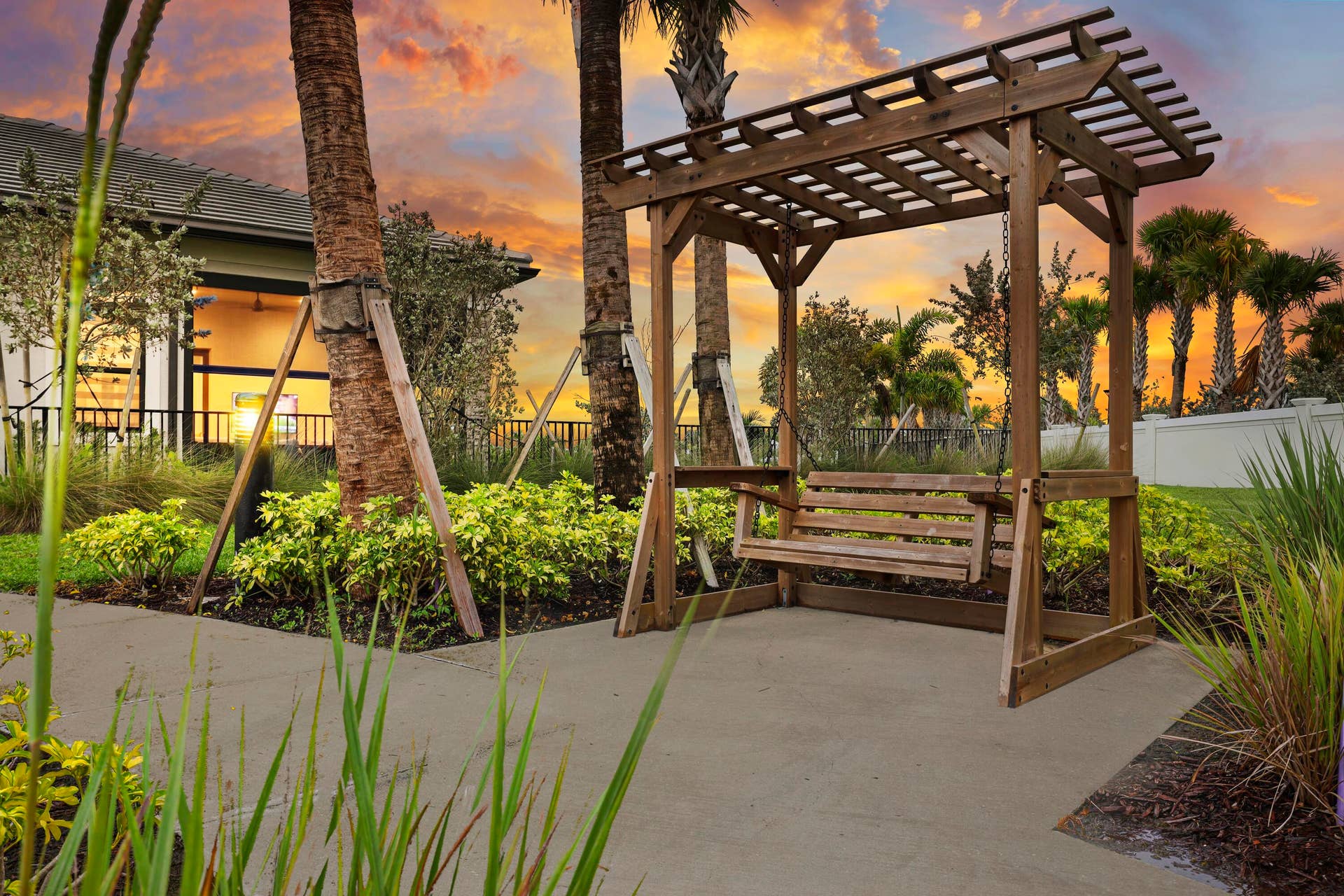 13921 Vivant Drive, Palm Beach Gardens, FL 33412 Community