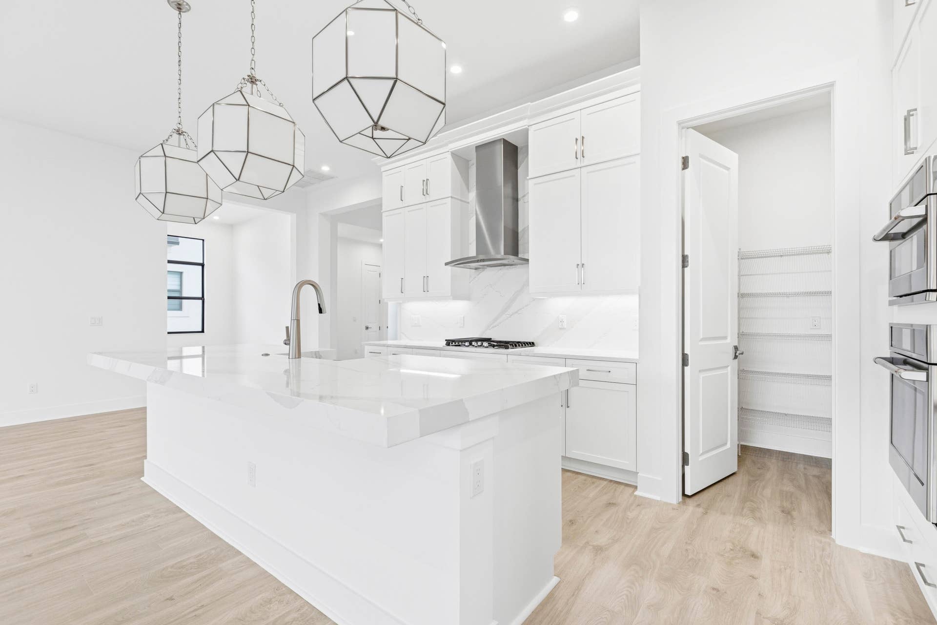 13921 Vivant Drive, Palm Beach Gardens, FL 33412 Kitchen
