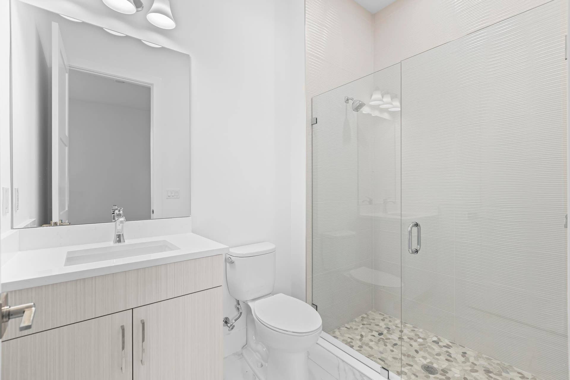 14060 Bastille Street, Palm Beach Gardens, FL 33412 Bath