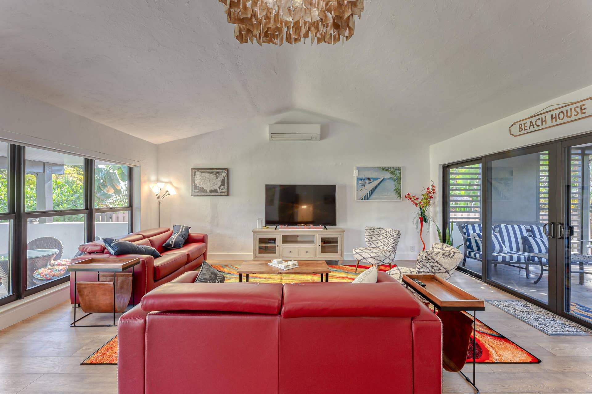 2009 SE 24 Avenue, Fort Lauderdale, FL 33316 Living Room