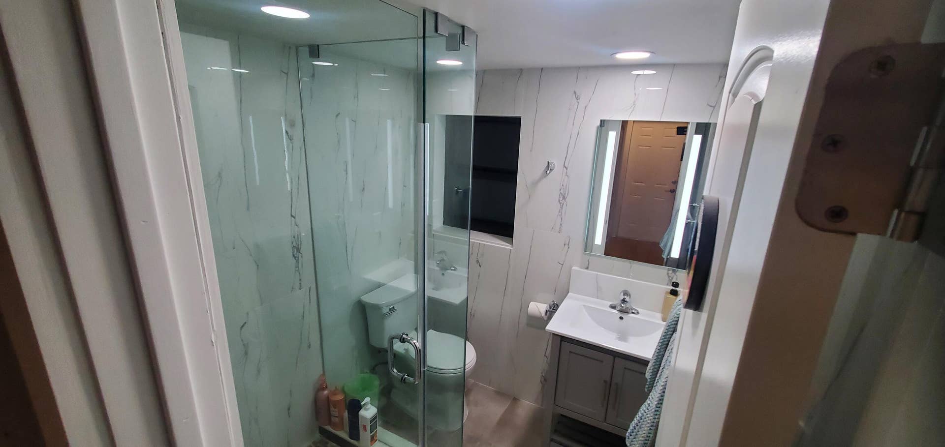 2009 SE 24 Avenue, Fort Lauderdale, FL 33316 Bathroom #3