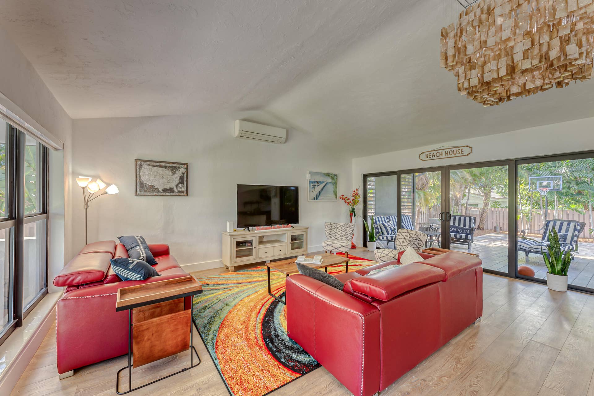 2009 SE 24 Avenue, Fort Lauderdale, FL 33316 Living Room
