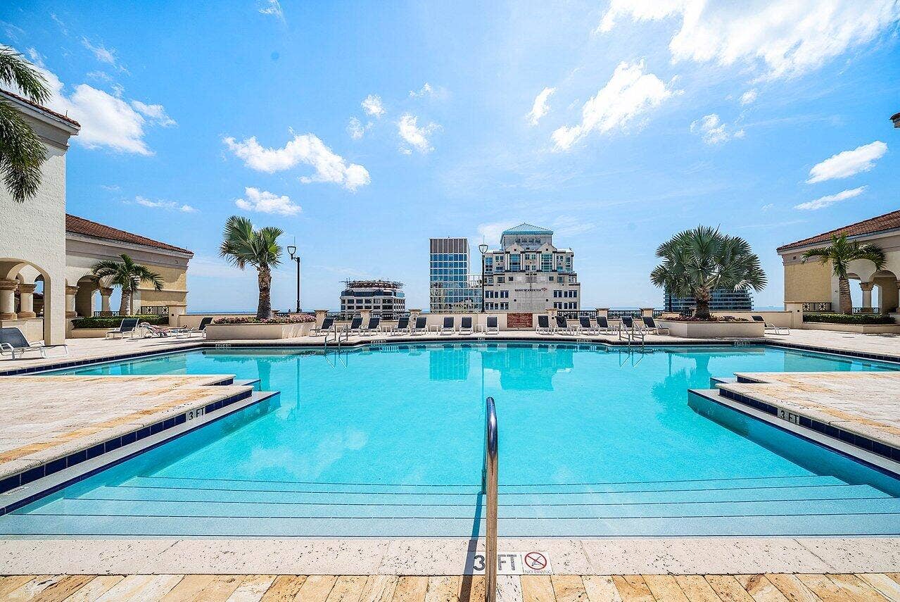 801 S Olive Avenue, #715, West Palm Beach, FL 33401 Rooftop Swimming Pool