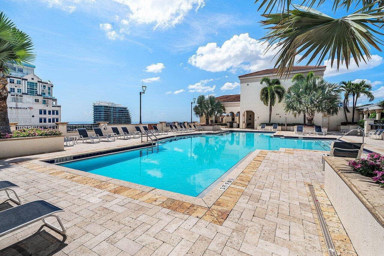 801 S Olive Avenue, #715, West Palm Beach, FL 33401 Rooftop Swimming Pool