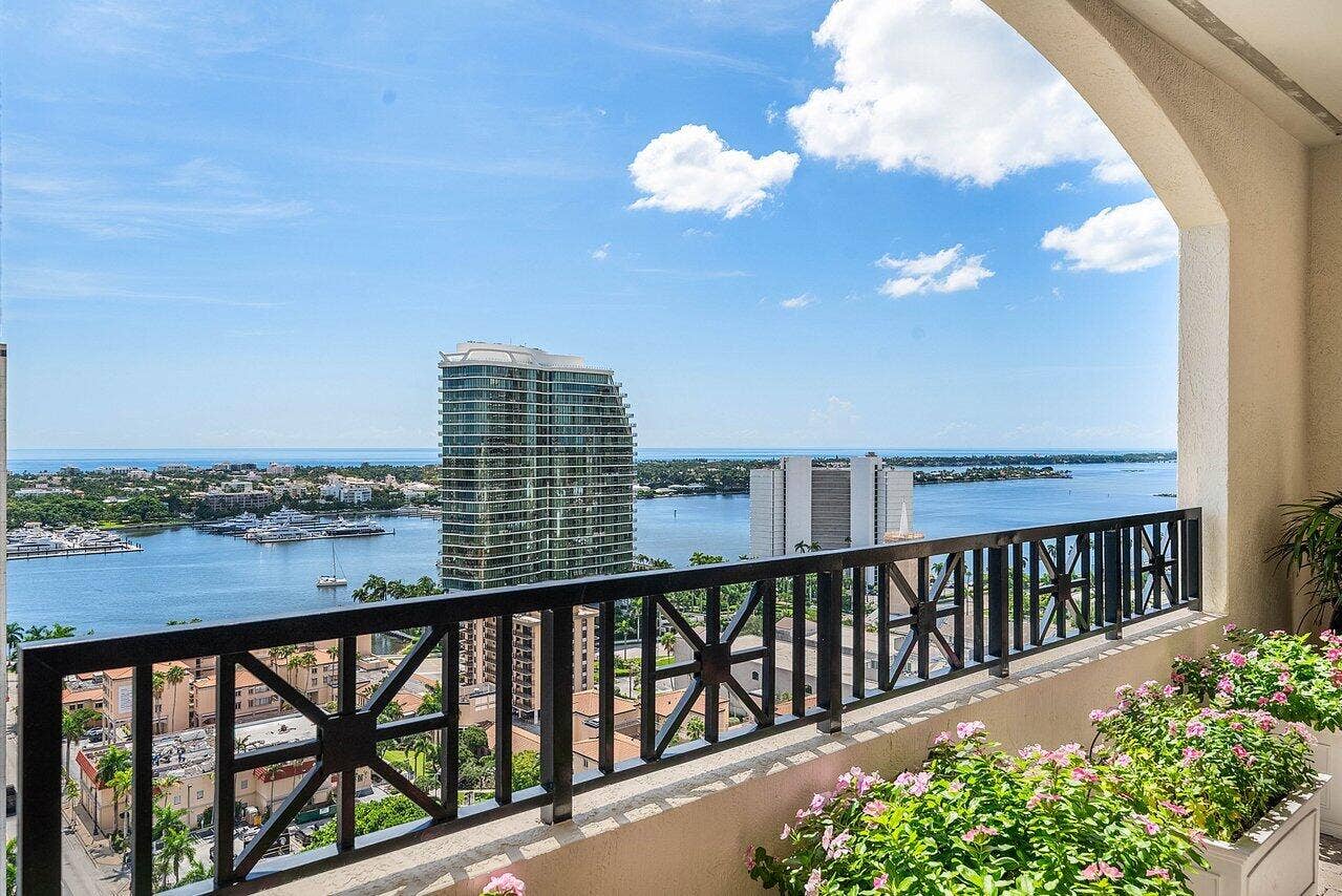 801 S Olive Avenue, #715, West Palm Beach, FL 33401 Views from Grills and Pool