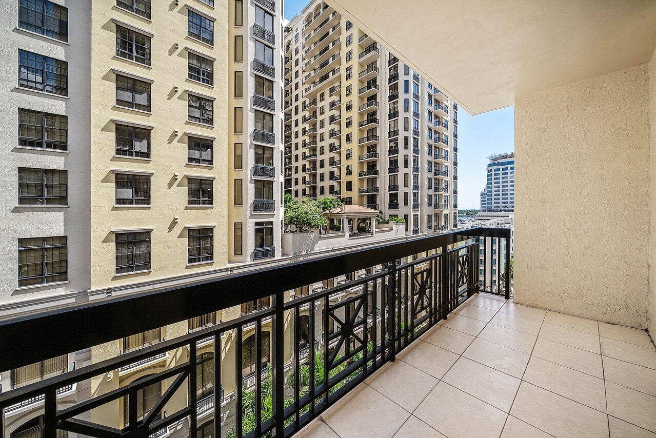 801 S Olive Avenue, #715, West Palm Beach, FL 33401 Large terrace