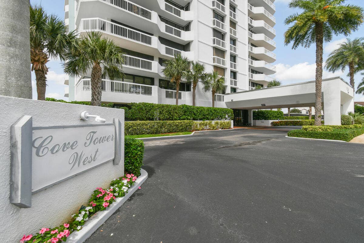 123 LAKESHORE Drive, #PH45, North Palm Beach, FL 33408 DSC_1802