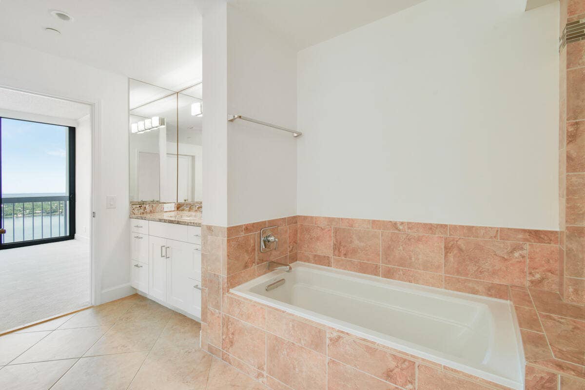 123 LAKESHORE Drive, #PH45, North Palm Beach, FL 33408 DSC_8614