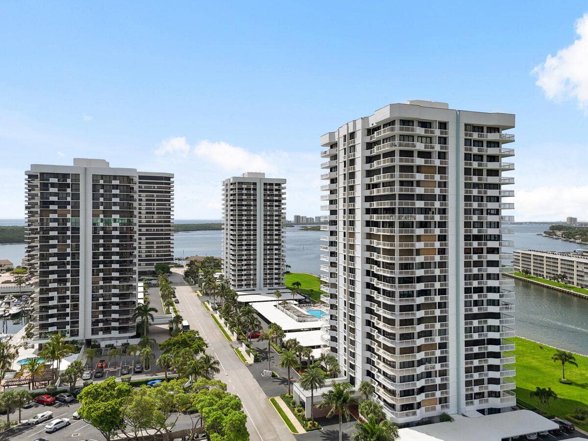 123 LAKESHORE Drive, #PH45, North Palm Beach, FL 33408 DJI_20250607110531_0658_D