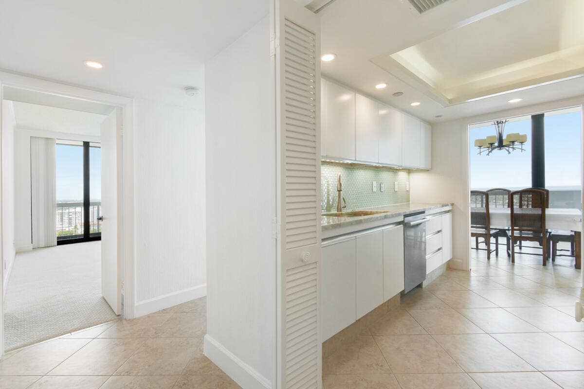 123 LAKESHORE Drive, #PH45, North Palm Beach, FL 33408 DSC_8653