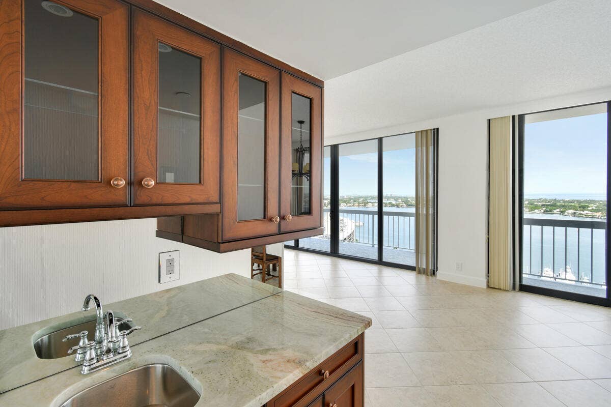 123 LAKESHORE Drive, #PH45, North Palm Beach, FL 33408 DSC_8674