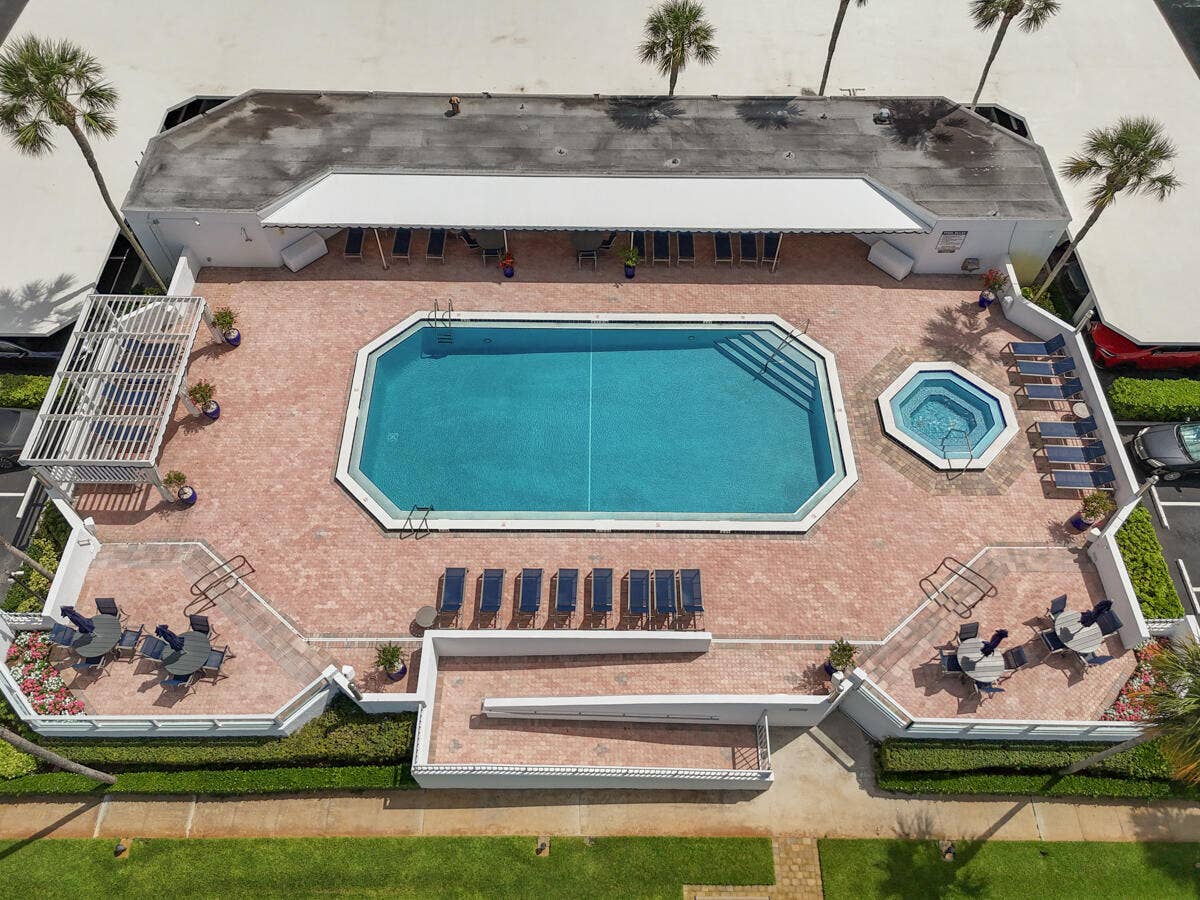 123 LAKESHORE Drive, #PH45, North Palm Beach, FL 33408 DJI_20250607110838_0694_D