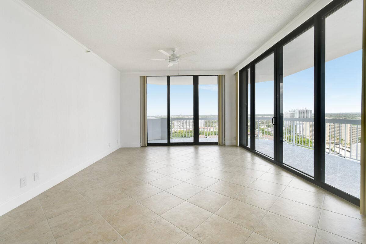 123 LAKESHORE Drive, #PH45, North Palm Beach, FL 33408 DSC_8677