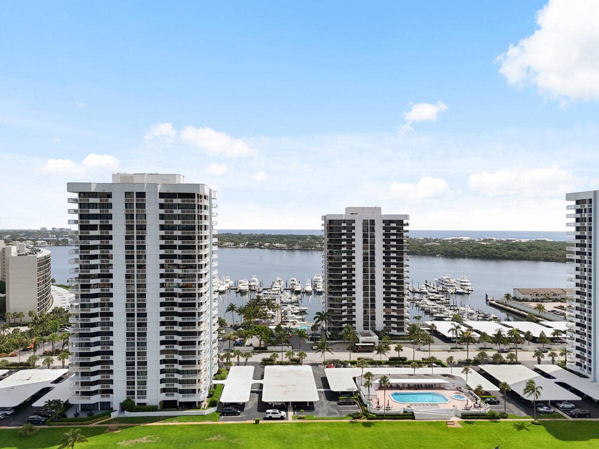 123 LAKESHORE Drive, #PH45, North Palm Beach, FL 33408 DJI_20250607110810_0690_D