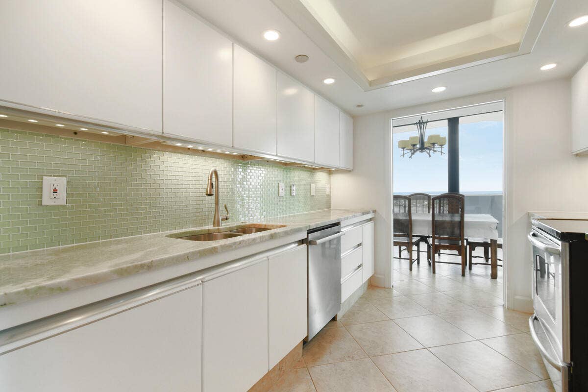123 LAKESHORE Drive, #PH45, North Palm Beach, FL 33408 DSC_8656
