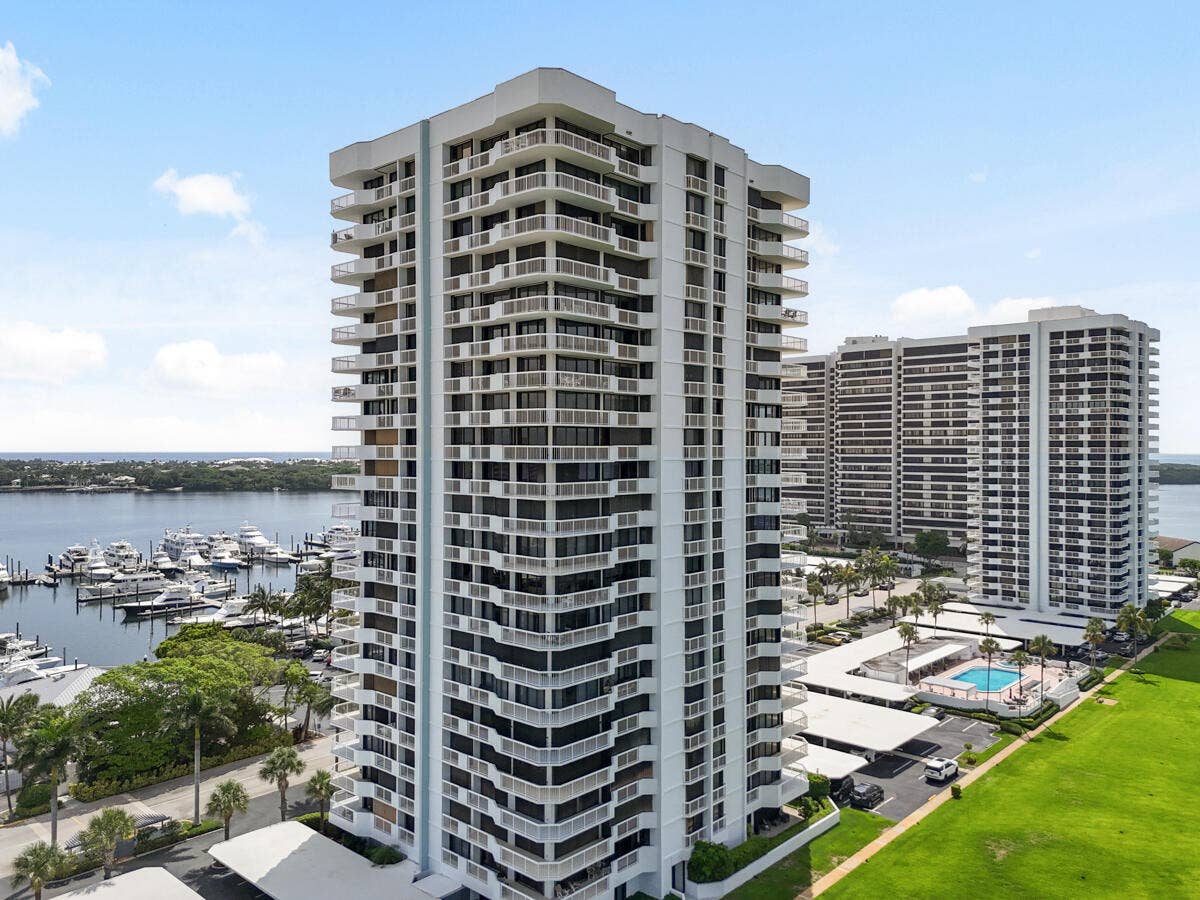 123 LAKESHORE Drive, #PH45, North Palm Beach, FL 33408 DJI_20250607110709_0678_D