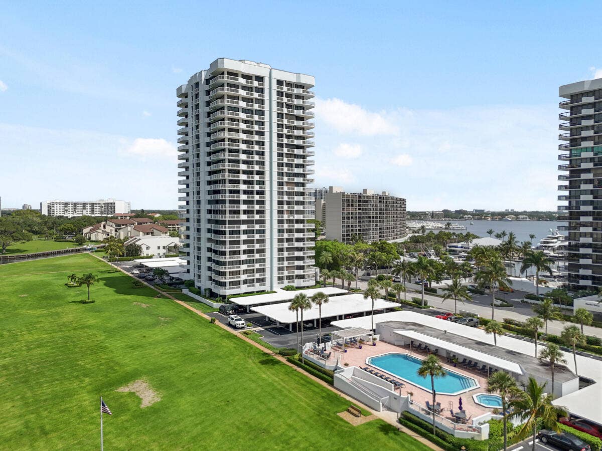 123 LAKESHORE Drive, #PH45, North Palm Beach, FL 33408 DJI_20250607110858_0695_D