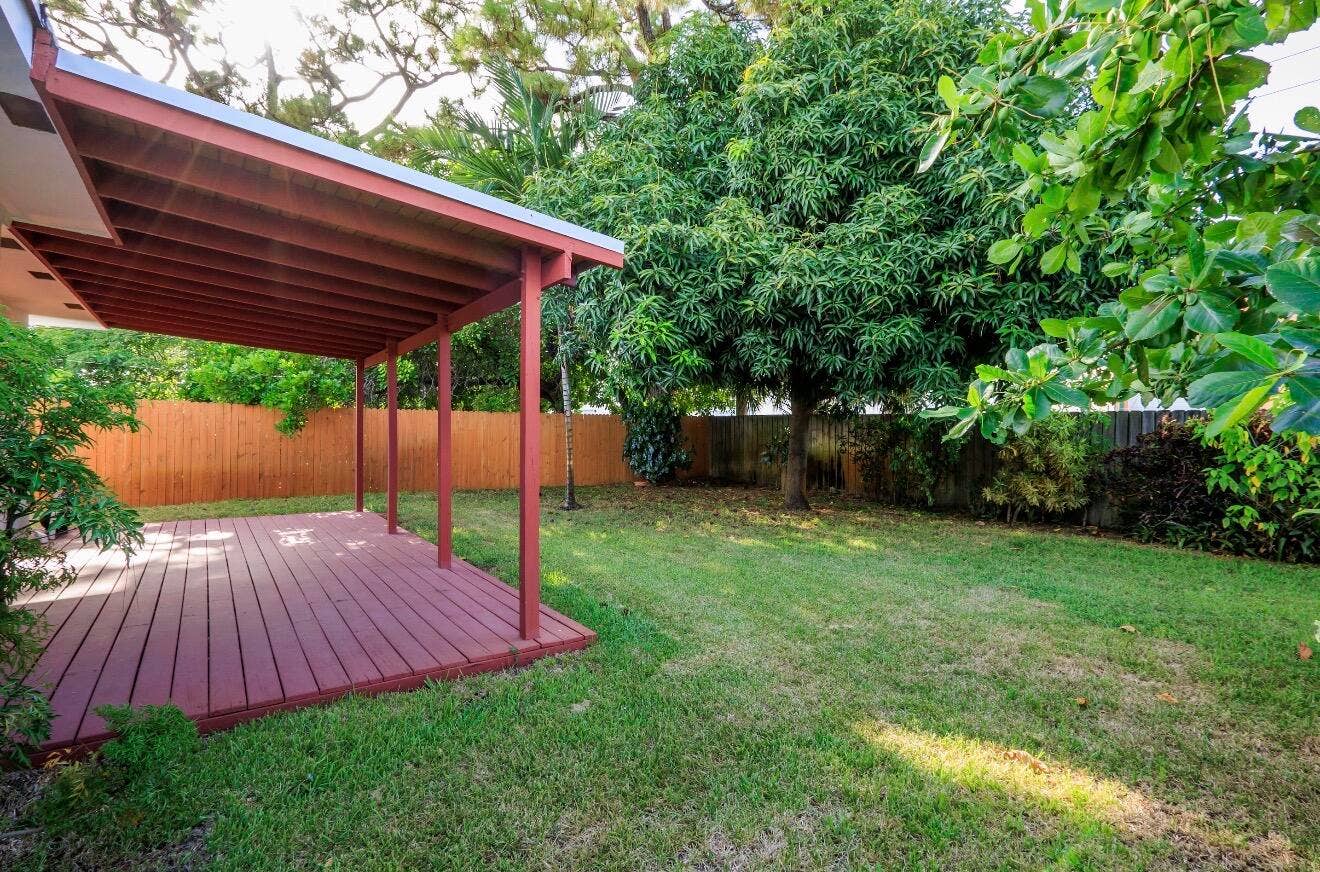 699 NE 40TH Street, Oakland Park, FL 33334 IMG_4700