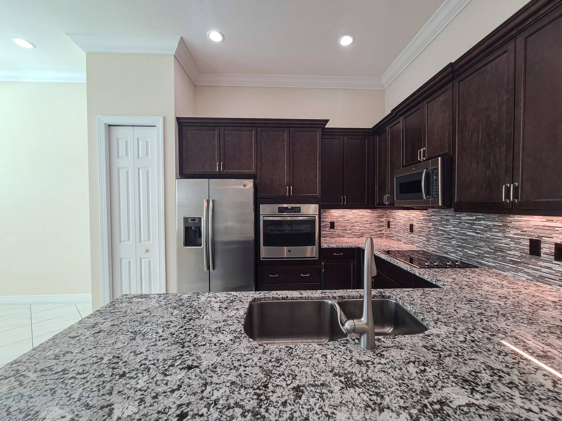 23038 SW ACCESI Way, Port St Lucie, FL 34986 Kitchen