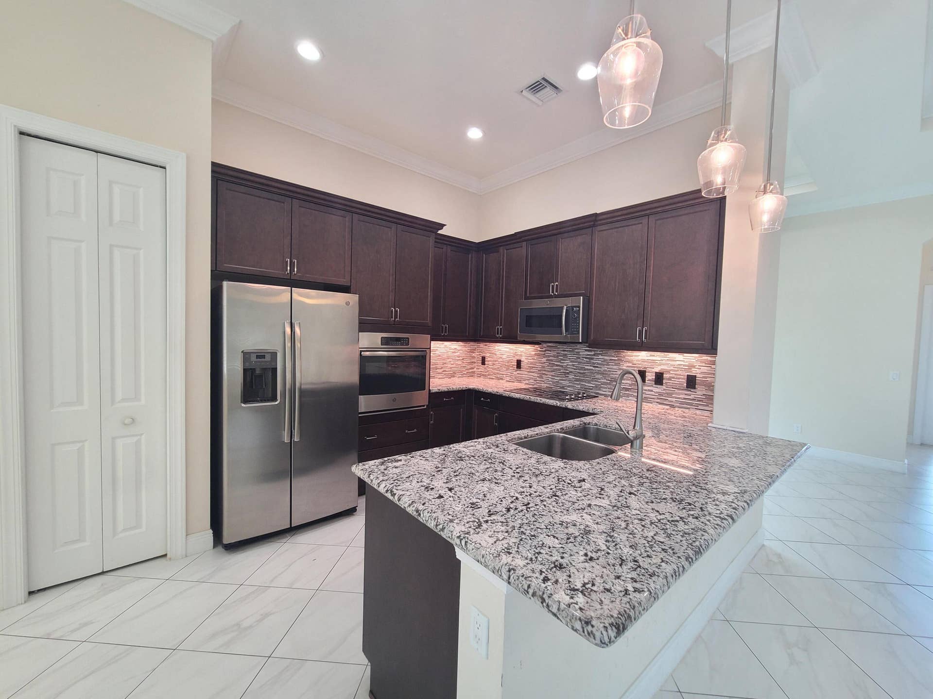 23038 SW ACCESI Way, Port St Lucie, FL 34986 Kitchen