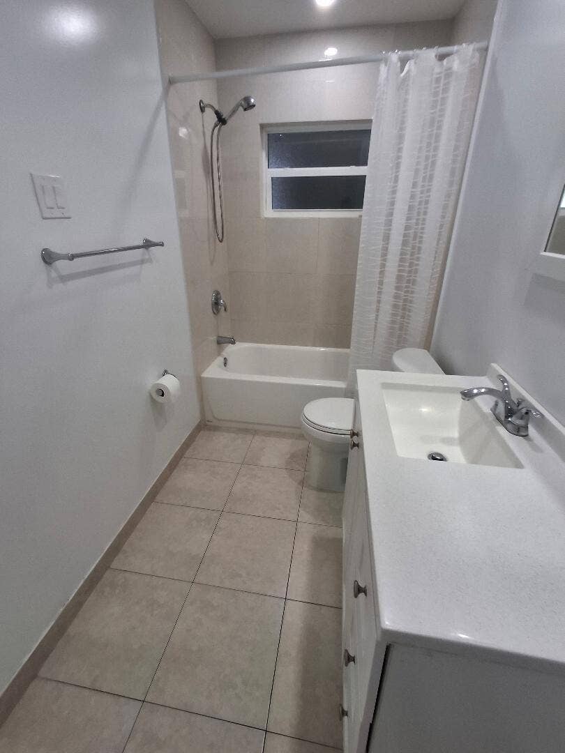 1250 E SAMPLE Road, #303, Pompano Beach, FL 33064 HH7