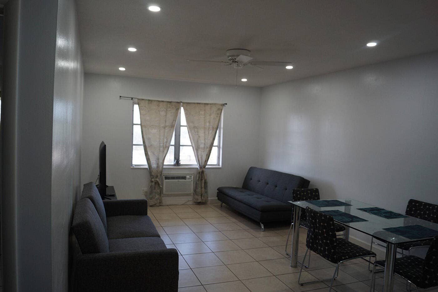 1250 E SAMPLE Road, #303, Pompano Beach, FL 33064 DSC09007