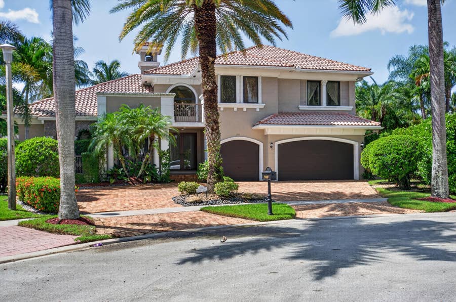 Property photo for 700 Cardinal Street, Plantation, FL