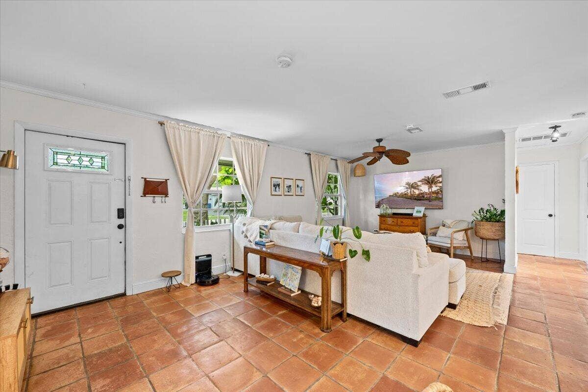 Entry Living