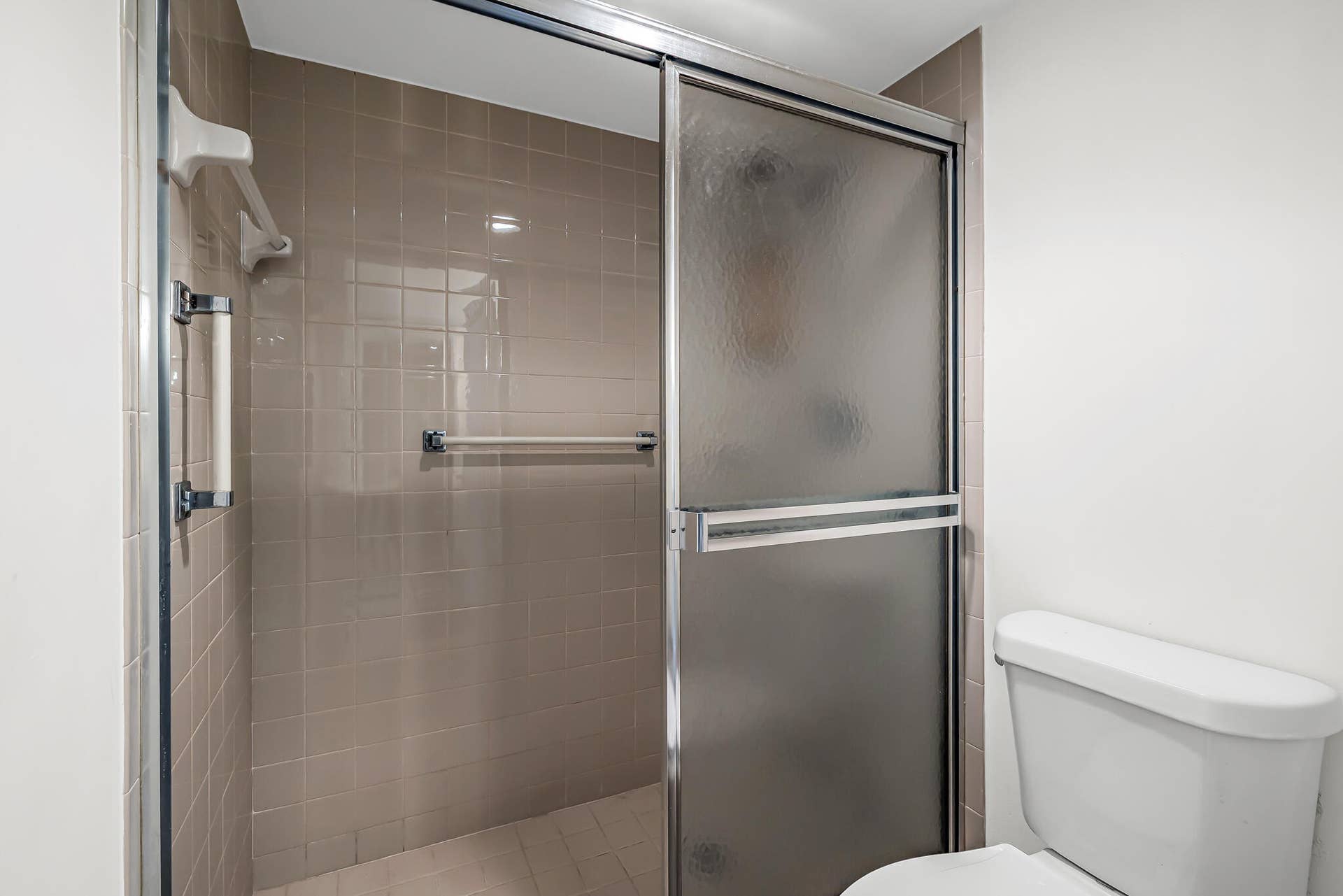 15234 Lakes Of Delray Boulevard, # G 244, Delray Beach, FL 33484 Separate shower